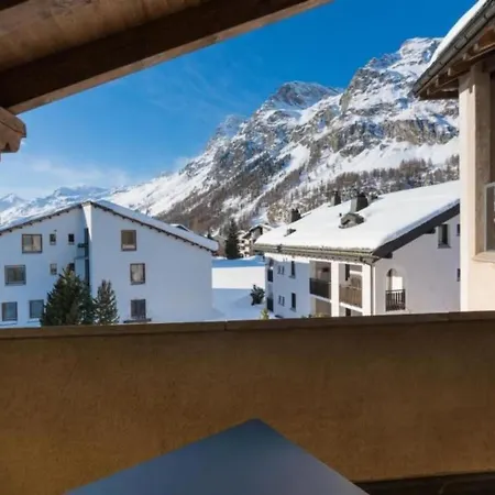 아파트 Chesa Cravunera By Interhome *